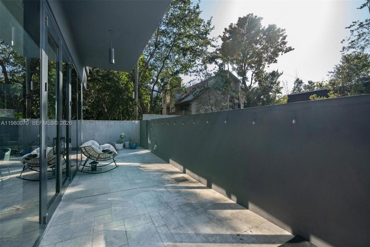 3156 SW 27th Ave, Unit 101, Miami, FL 33133 Photo