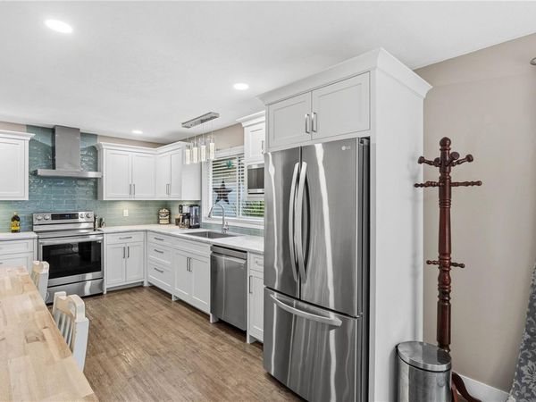 750 Bradbury Ave , Parksville, BC V9P 1B8