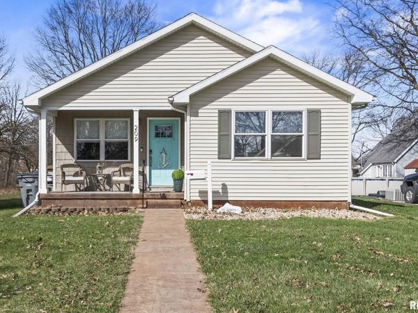 209 S Finis Street, Virden, IL 62690