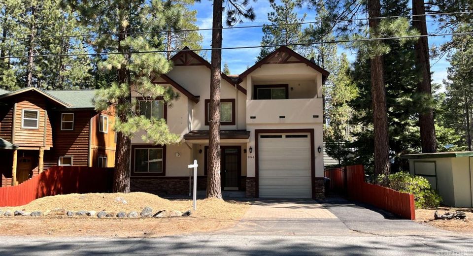 2046 Lukins Way, South Lake Tahoe, CA 96150 Photo