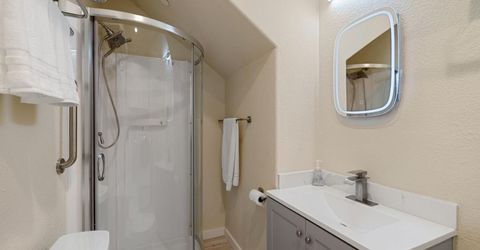 2046 Lukins Way, South Lake Tahoe, CA 96150 Photo