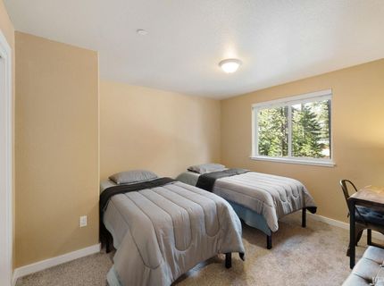 2046 Lukins Way, South Lake Tahoe, CA 96150 Photo
