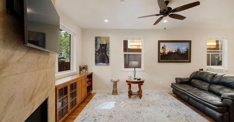 2046 Lukins Way, South Lake Tahoe, CA 96150 Photo