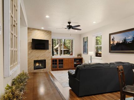 2046 Lukins Way, South Lake Tahoe, CA 96150 Photo