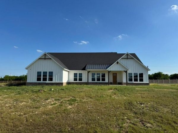 12213 Crystal Drive, Krum, TX 76249