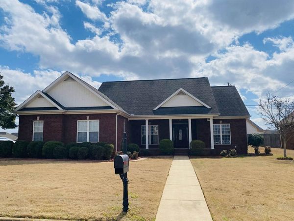 174 Cottonwood Dr, Muscle Shoals, AL