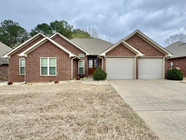 325 Sherborne Ct, Florence, AL