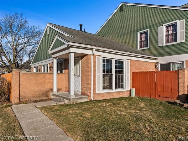23639 Stonehenge Boulevard, Novi, MI 48375