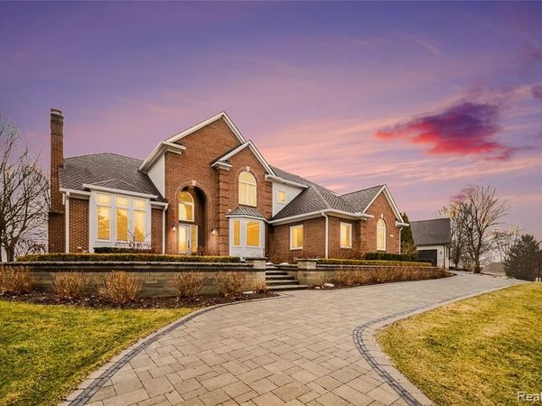 4179 Saint Andrews Street, Genoa Twp, MI 48843