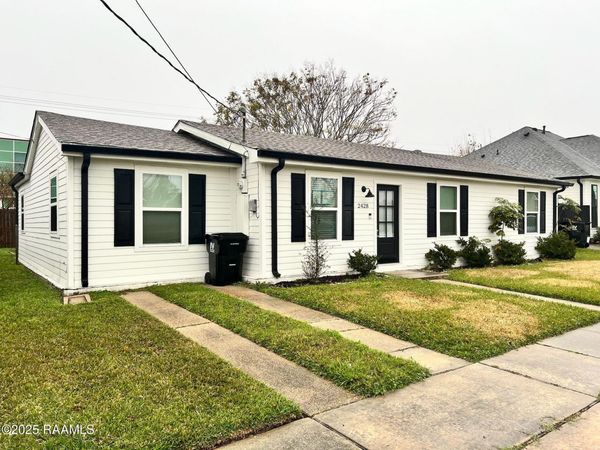 2428 Pecan Drive , Chalmette, LA 70043