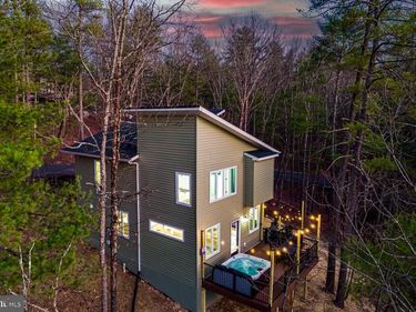 1355 GREENVIEW DRIVE, BASYE, VA 22810