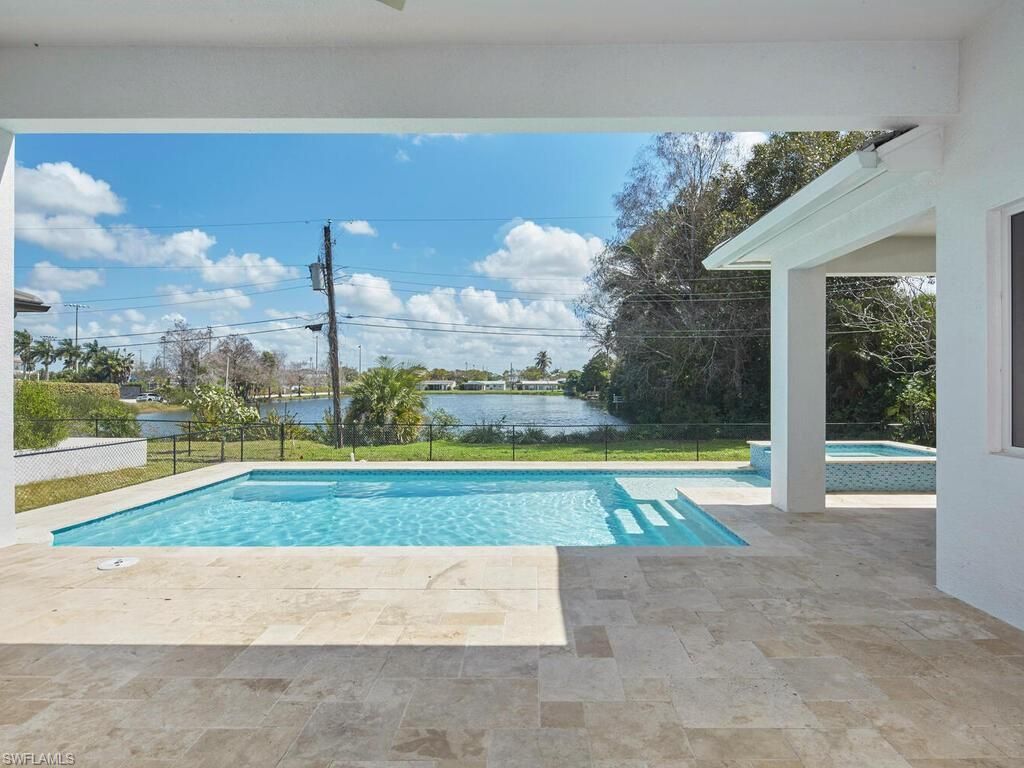1448 10th St N, Naples, FL 34102 Photo