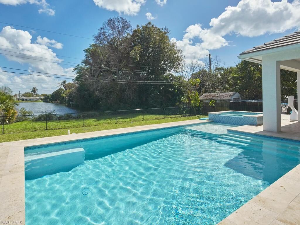 1448 10th St N, Naples, FL 34102 Photo