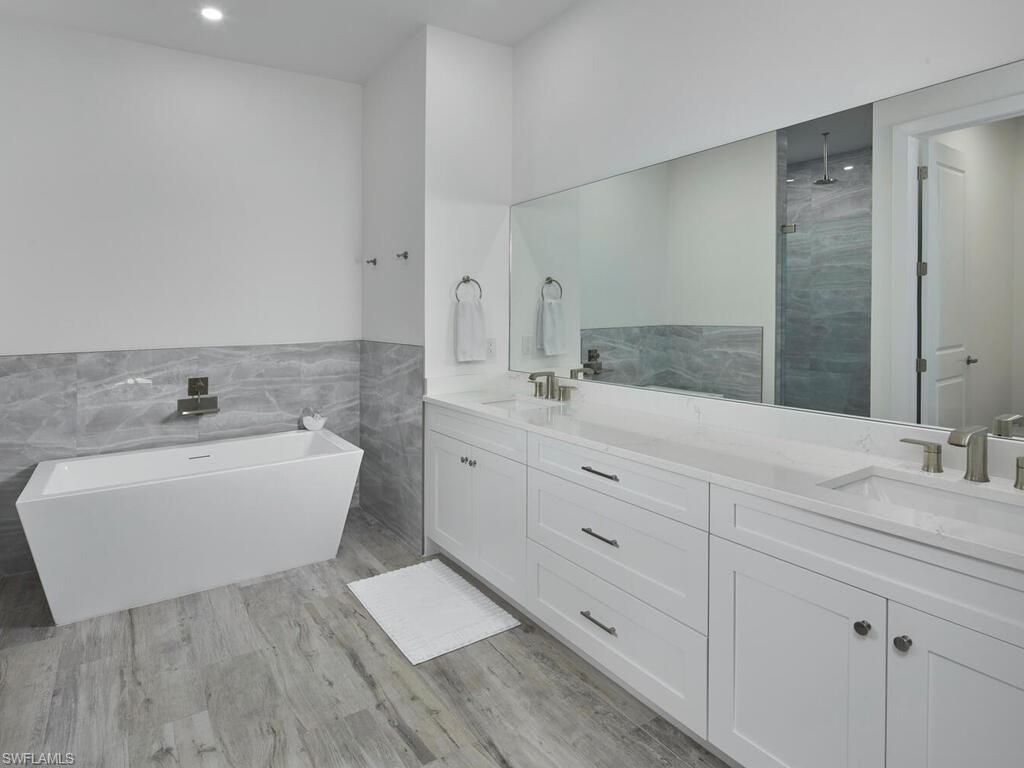 1448 10th St N, Naples, FL 34102 Photo