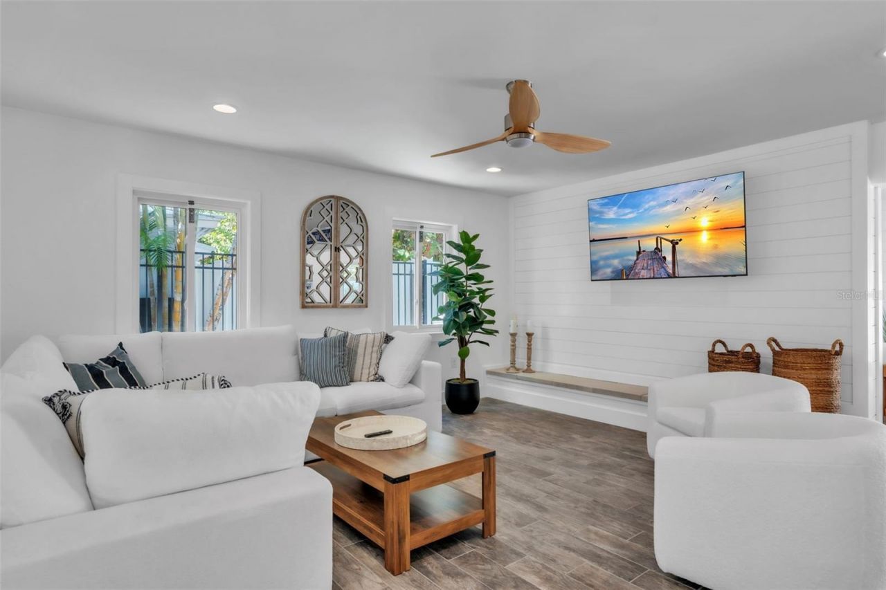 155 Crescent Drive, Anna Maria, FL 34216 Photo