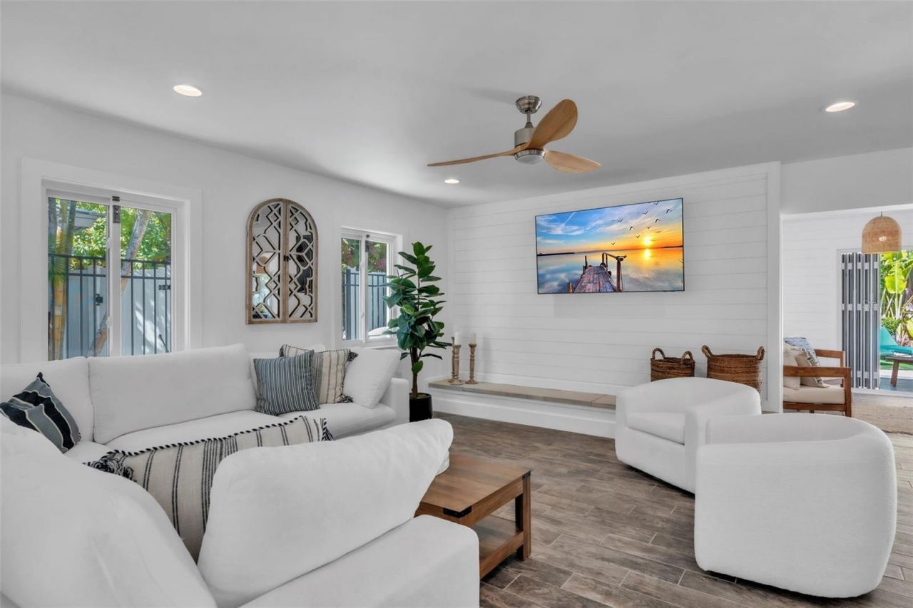 155 Crescent Drive, Anna Maria, FL 34216 Photo