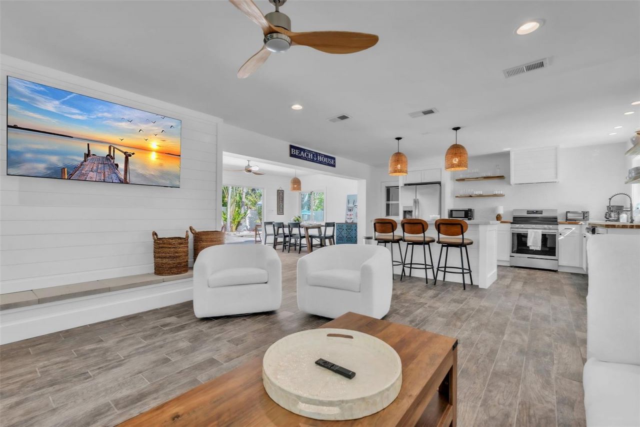 155 Crescent Drive, Anna Maria, FL 34216 Photo