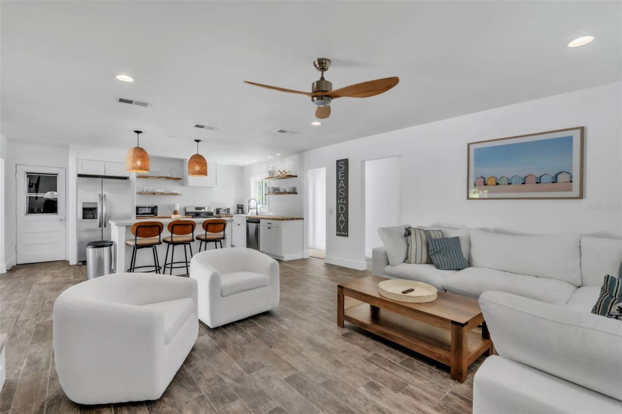 155 Crescent Drive, Anna Maria, FL 34216 Photo