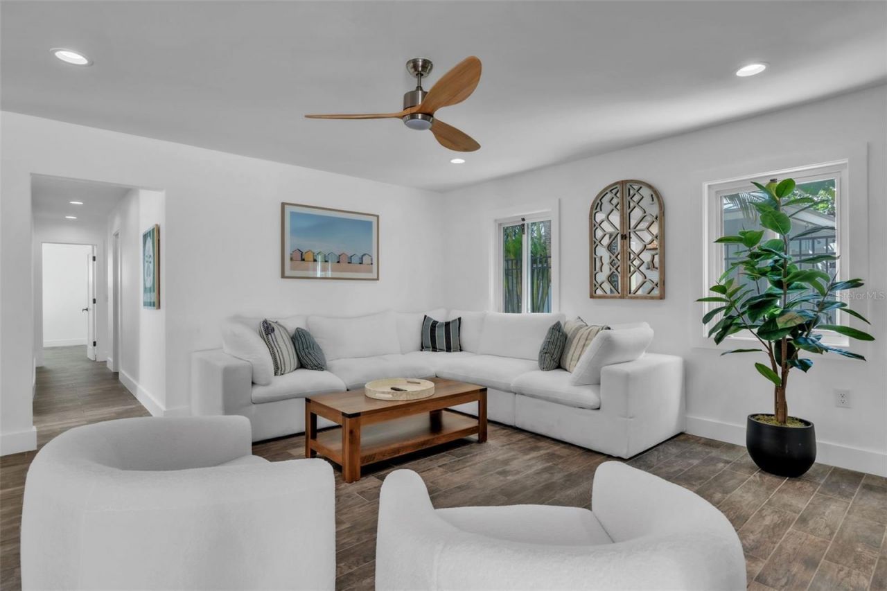 155 Crescent Drive, Anna Maria, FL 34216 Photo