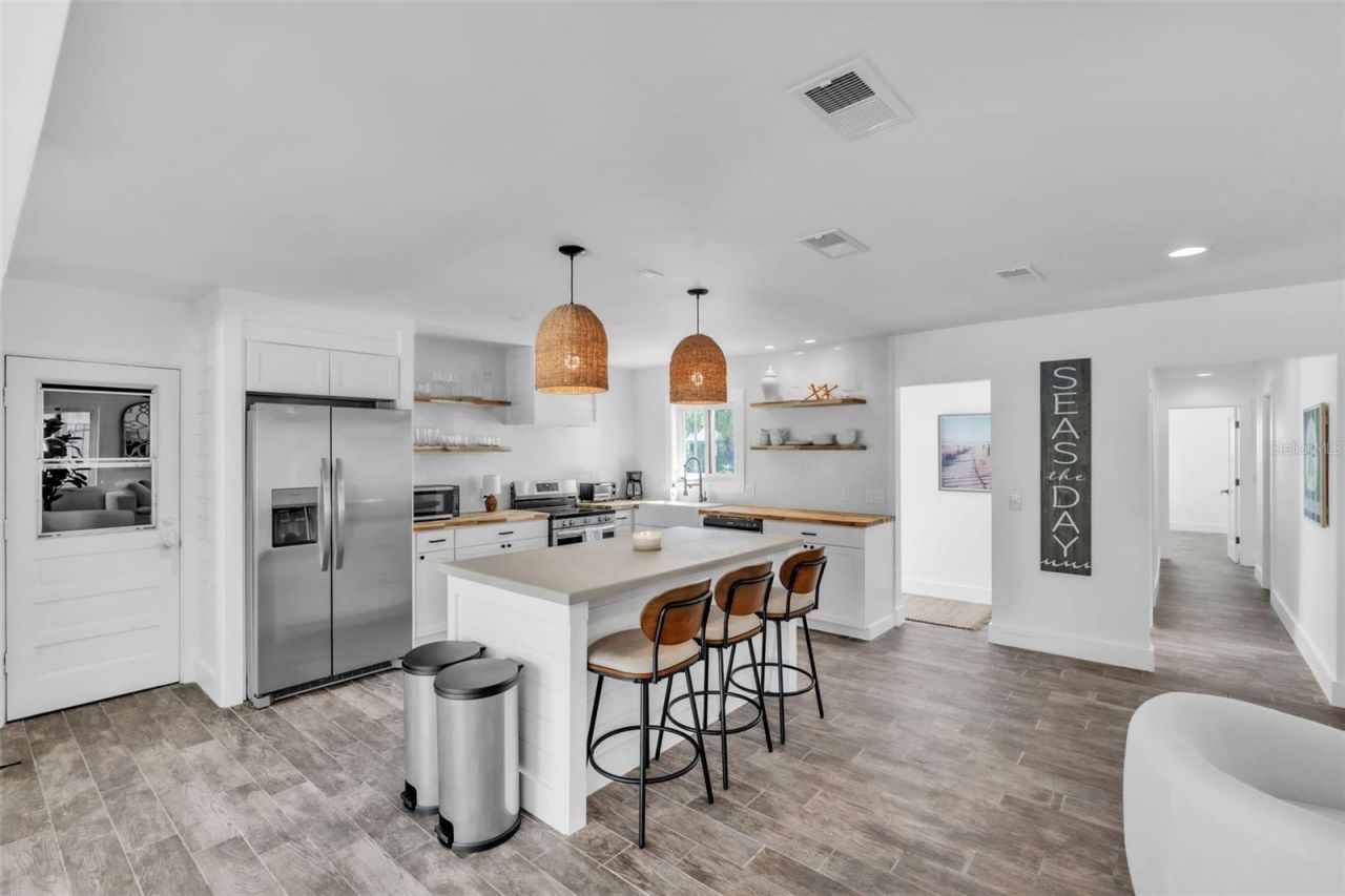 155 Crescent Drive, Anna Maria, FL 34216 Photo