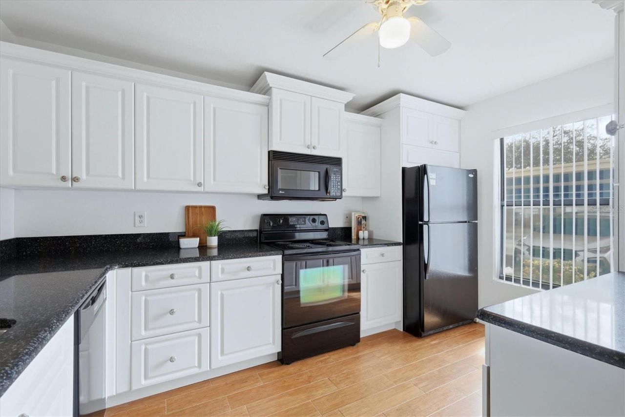 2721 60th Avenue Drive W, Unit B, Bradenton, FL 34207 Photo