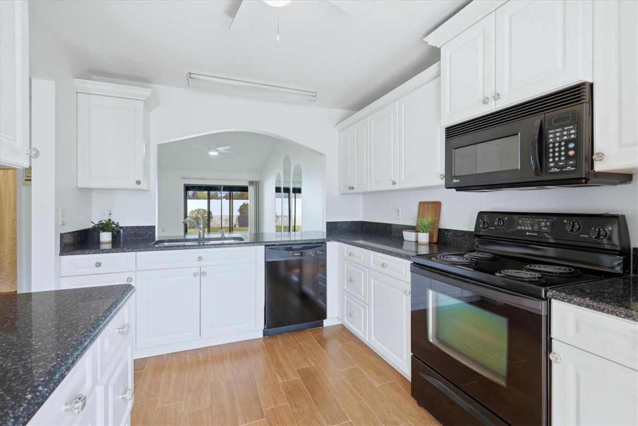 2721 60th Avenue Drive W, Unit B, Bradenton, FL 34207 Photo