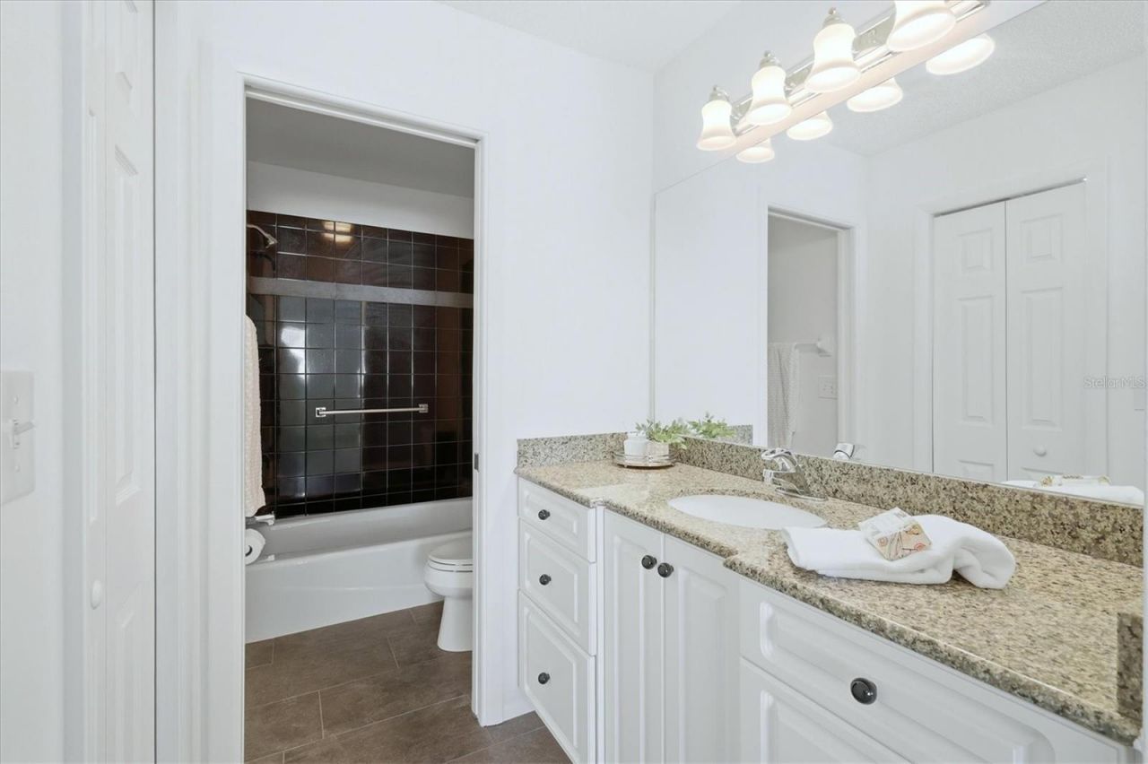 2721 60th Avenue Drive W, Unit B, Bradenton, FL 34207 Photo