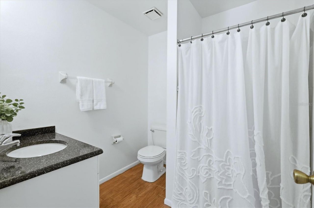 2721 60th Avenue Drive W, Unit B, Bradenton, FL 34207 Photo