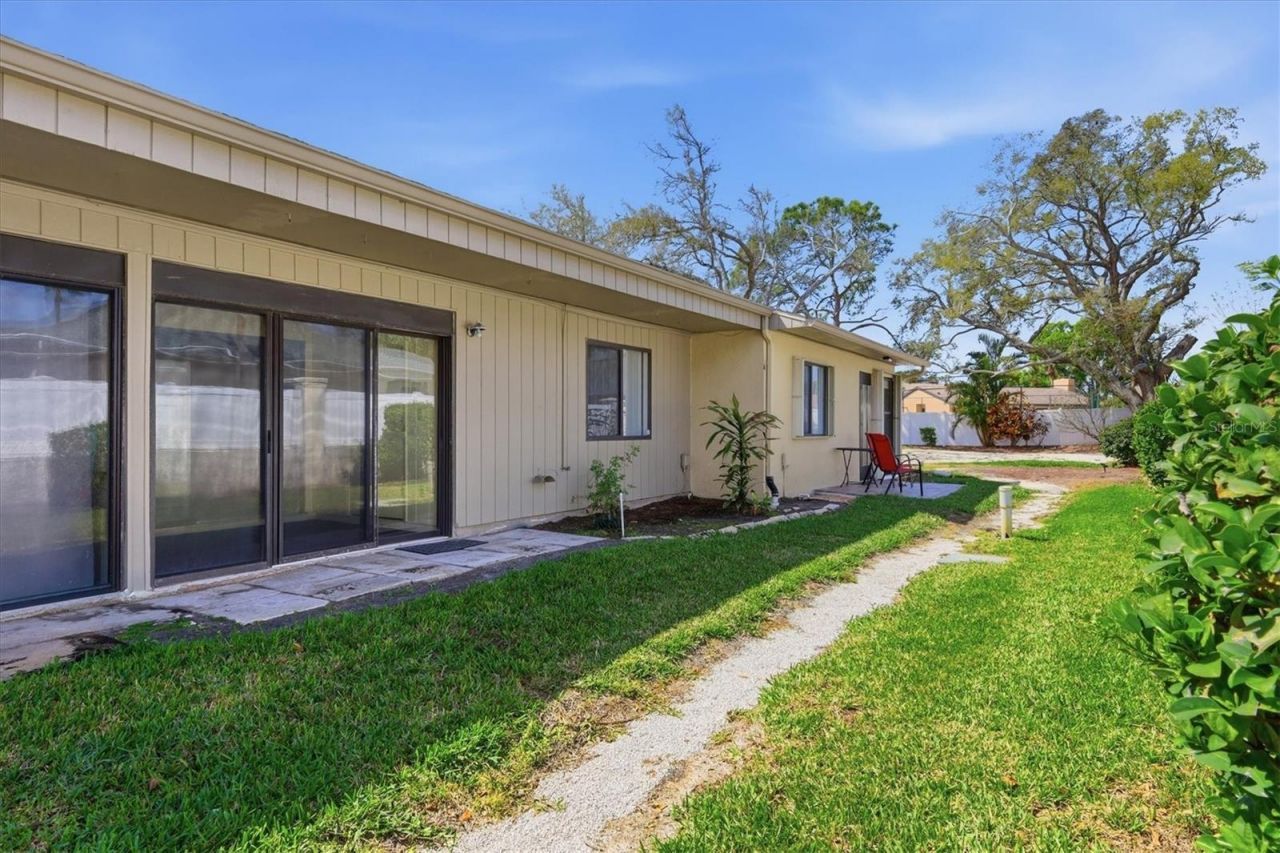 2721 60th Avenue Drive W, Unit B, Bradenton, FL 34207 Photo