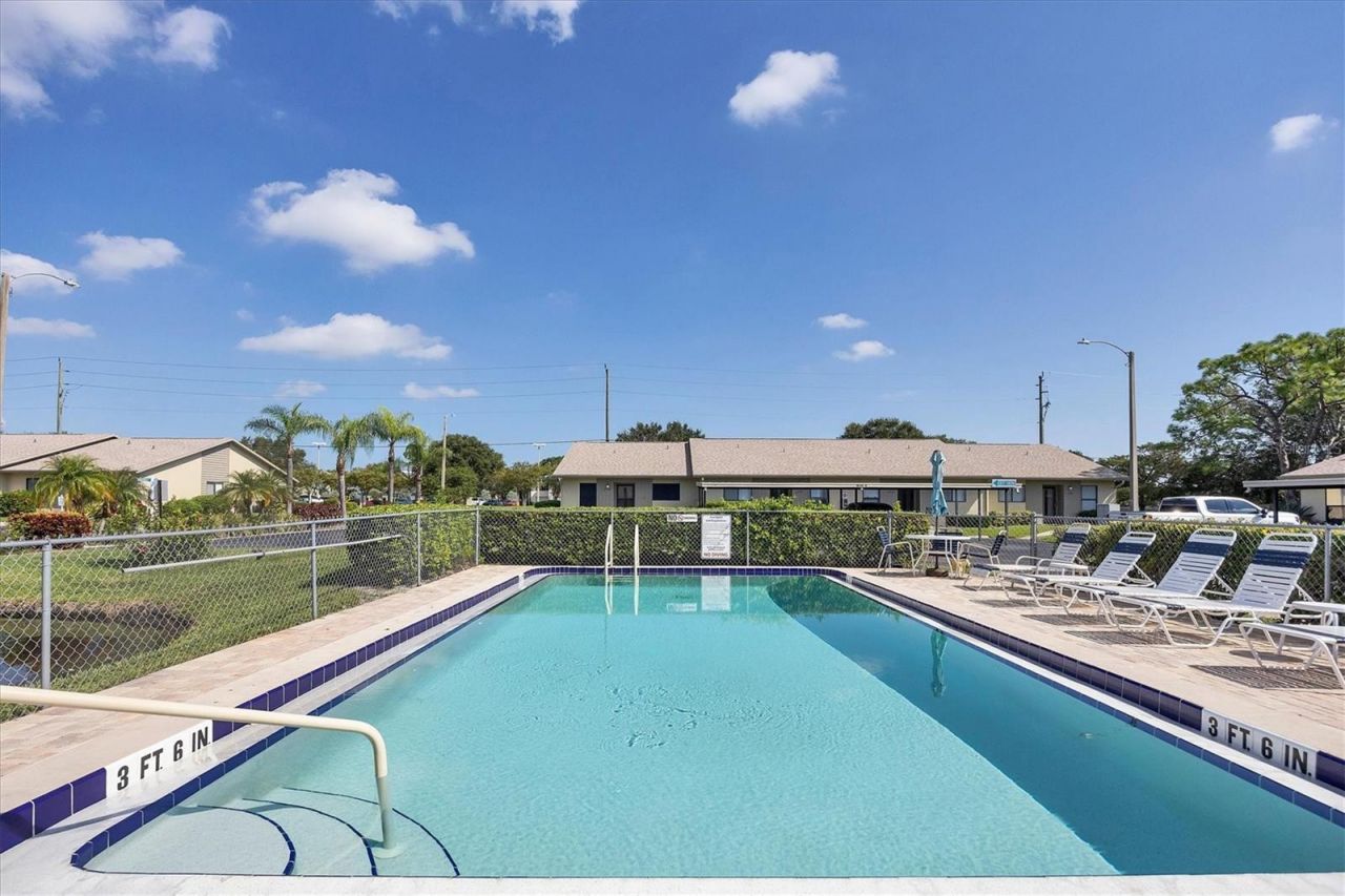 2721 60th Avenue Drive W, Unit B, Bradenton, FL 34207 Photo