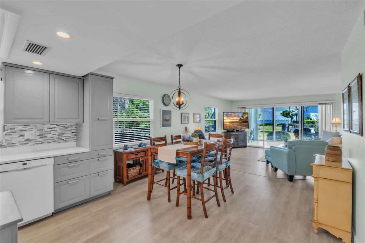 600 Manatee Avenue, Unit 145, Holmes Beach, FL 34217 Photo