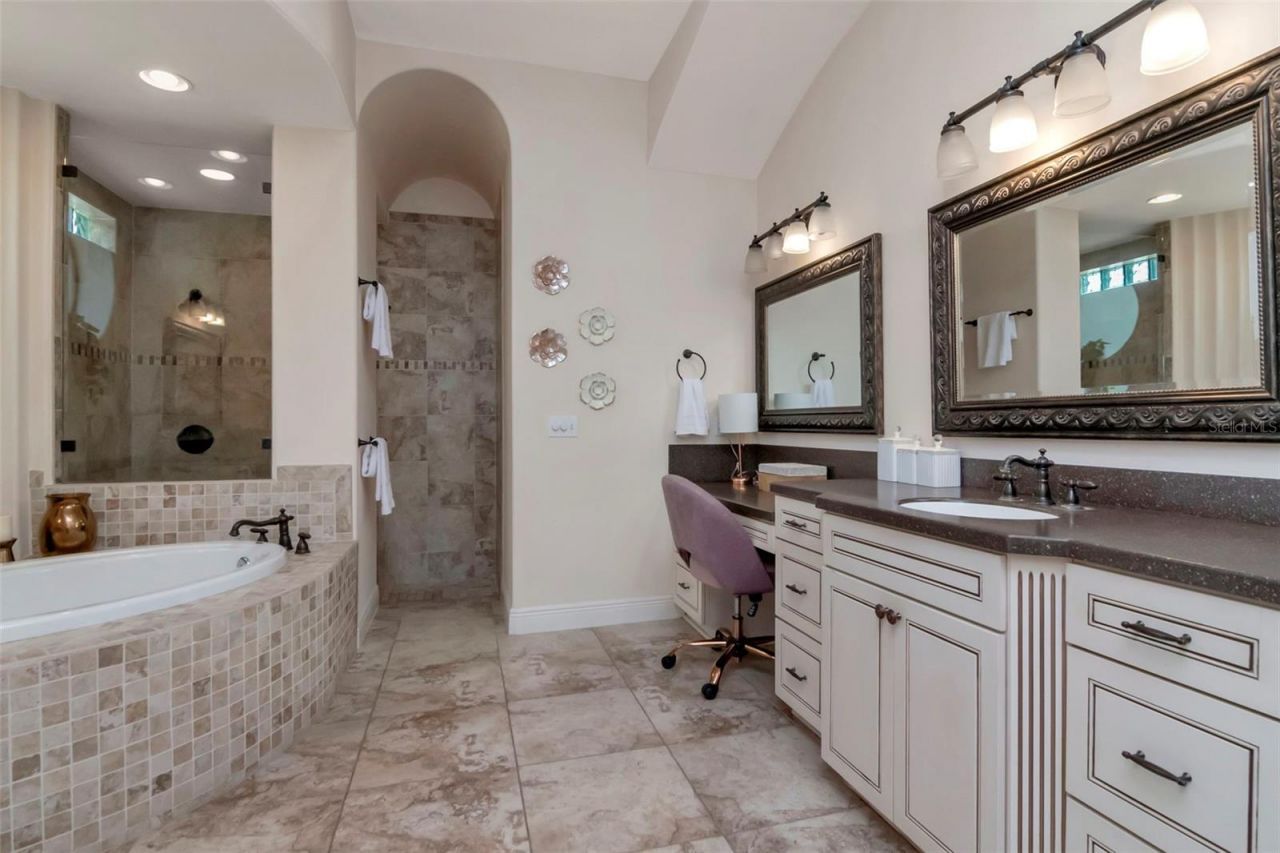 1022 Emerald Creek Drive, Valrico, FL 33596 Photo