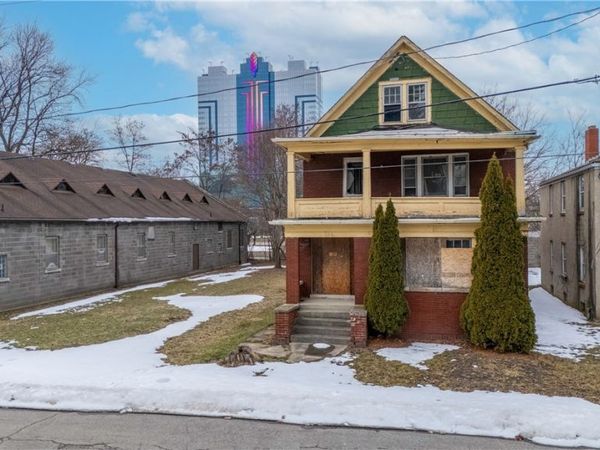 328 9th Street , Niagara Falls, NY 14303