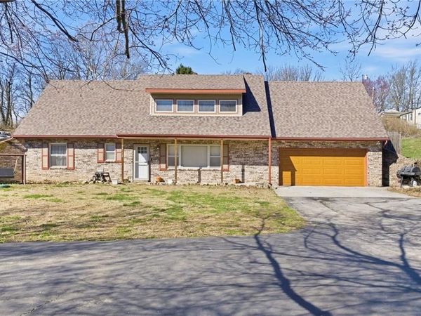 2712 N Liberty Street, Independence, MO 64050