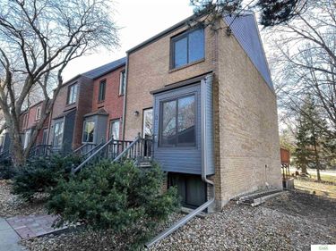 5809 Berkeley Drive, Unit 8, Lincoln, NE 68512