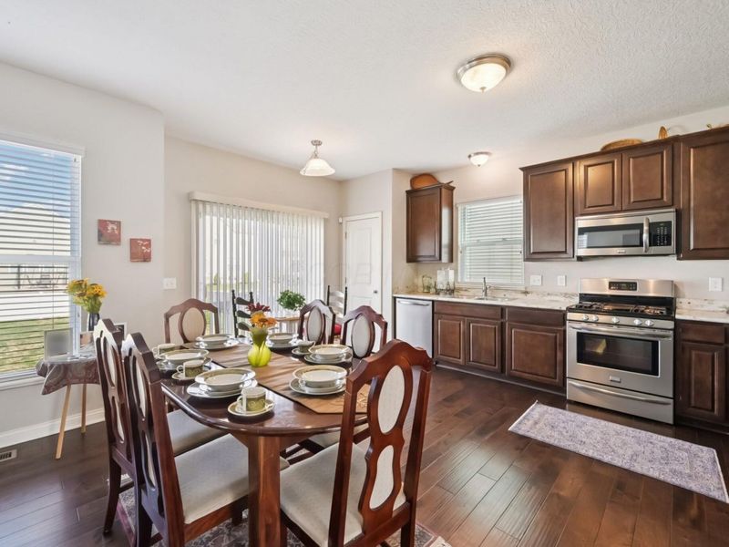 8648 Crooked Maple Drive, Blacklick, OH 43004 Photo 11