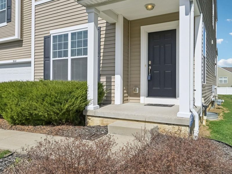 8648 Crooked Maple Drive, Blacklick, OH 43004 Photo 2