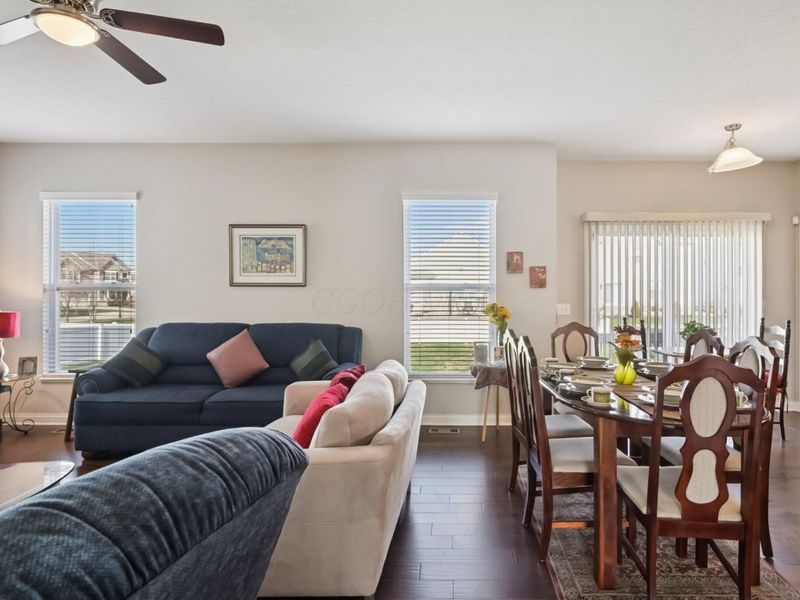 8648 Crooked Maple Drive, Blacklick, OH 43004 Photo 5