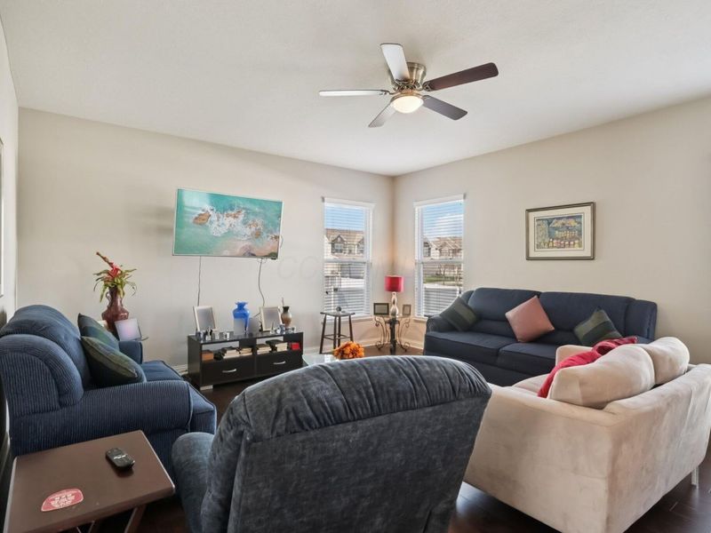 8648 Crooked Maple Drive, Blacklick, OH 43004 Photo 6