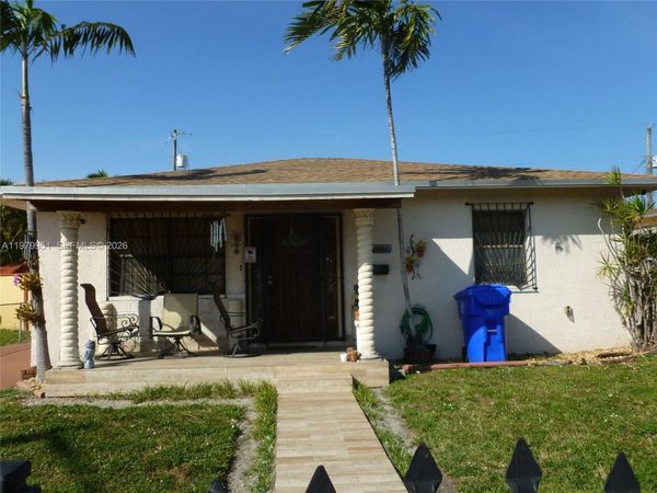 3261 NW 14th St , Miami, FL 33125