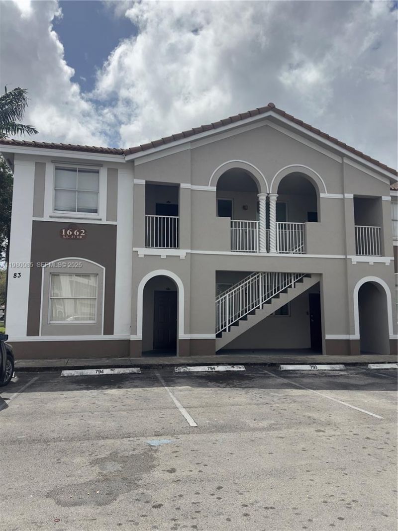 1662 SE 27th Dr, Unit 209, Homestead, FL 33035 Main Photo