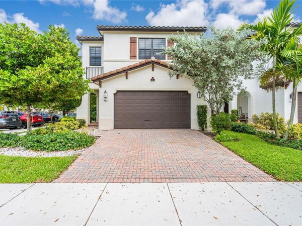 9881 W 34th Ave , Hialeah, FL 33018