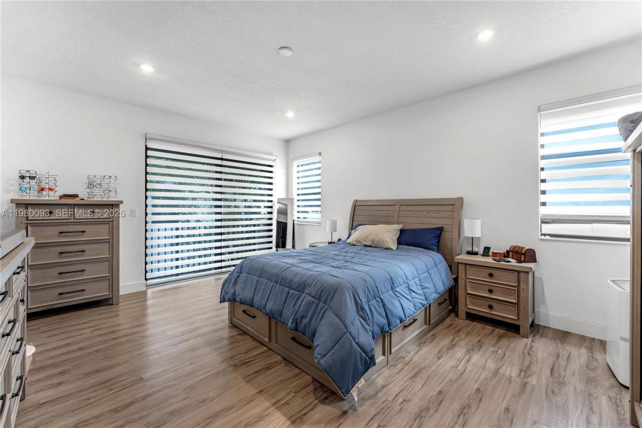 9881 W 34th Ave , Hialeah, FL 33018 Photo