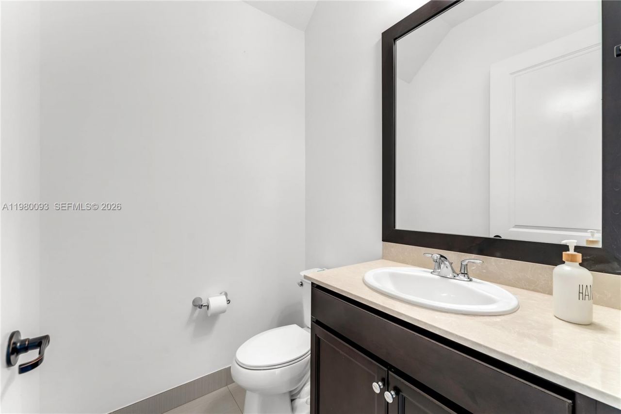 9881 W 34th Ave , Hialeah, FL 33018 Photo