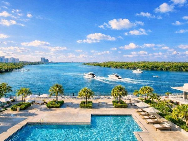 300 Bayview Dr, Unit 1107, Sunny Isles Beach, FL 33160