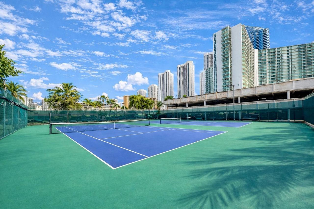 300 Bayview Dr, Unit 1107, Sunny Isles Beach, FL 33160 Photo