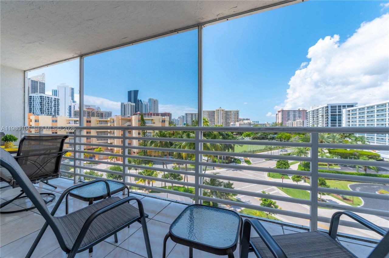 17801 N Bay Rd , Unit 607, Sunny Isles Beach, FL 33160 Photo