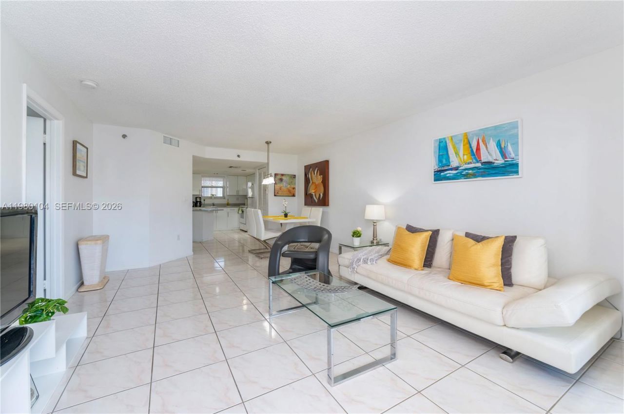 17801 N Bay Rd , Unit 607, Sunny Isles Beach, FL 33160 Photo