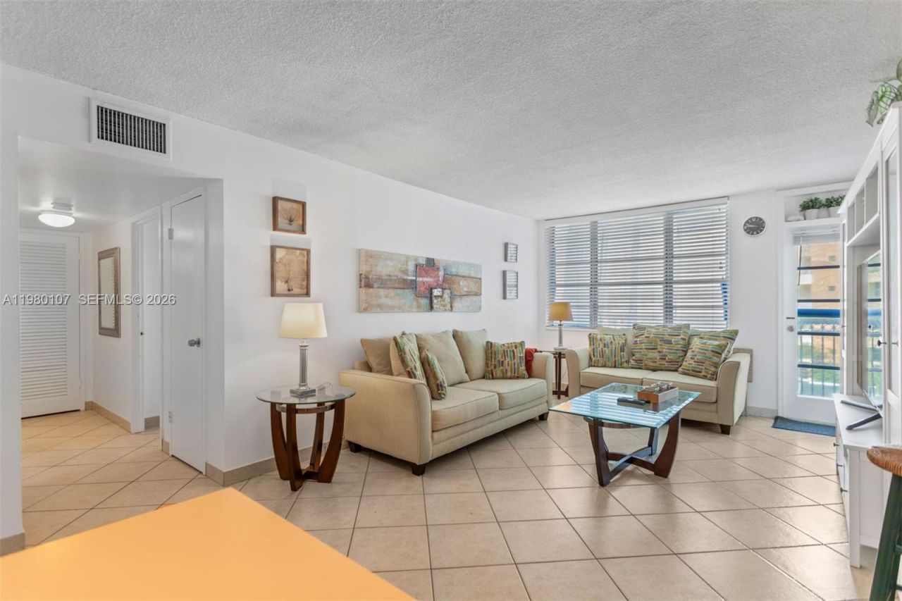 1913 S Ocean Dr , Unit 316, Hallandale Beach, FL 33009 Photo