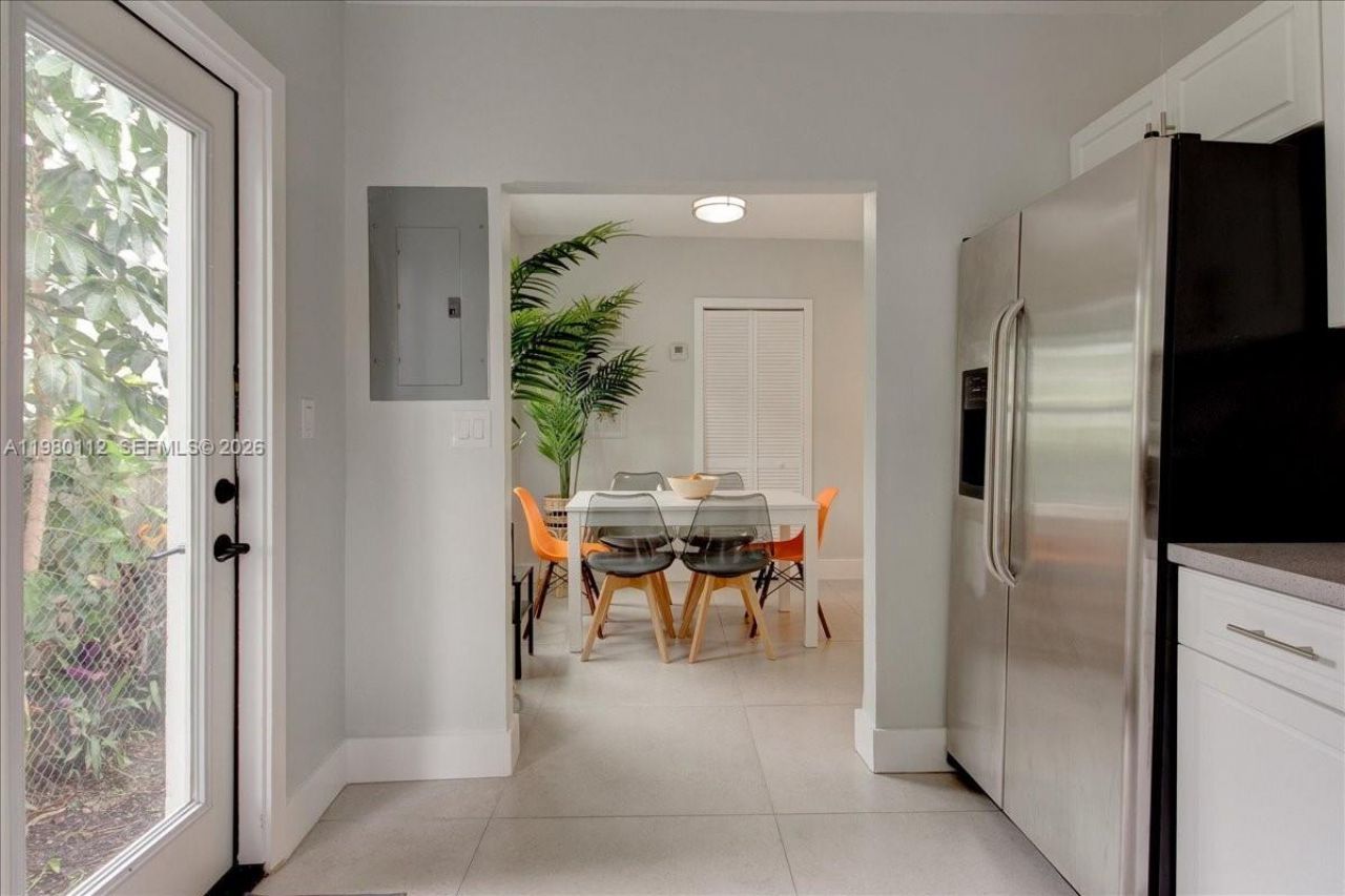 968 NE 80th St, Unit A, Miami, FL 33138 Photo